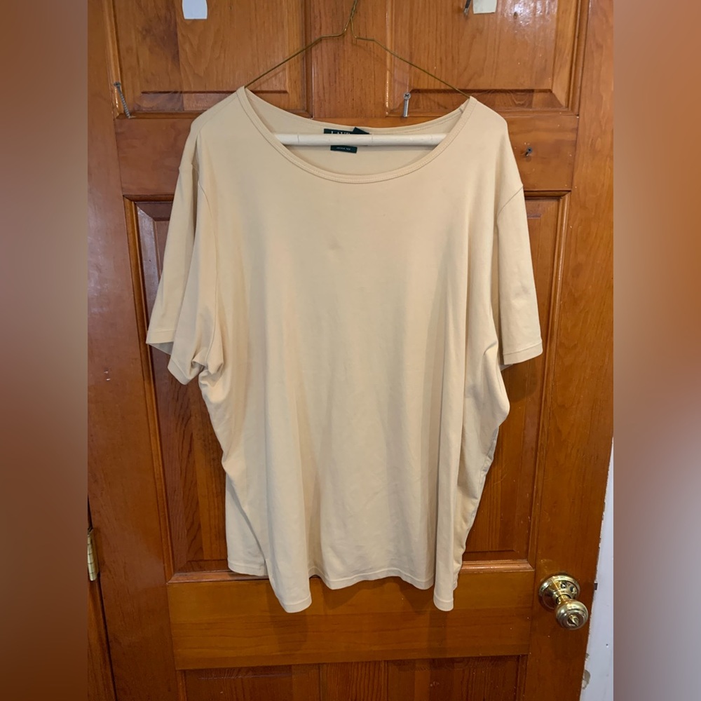 Women’s casual short sleeve blouse. Tan. Size 3X but runs small.